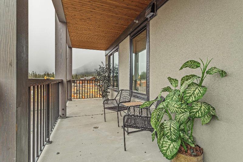 Tamarack Lodge By Spring Creek Vacations image
