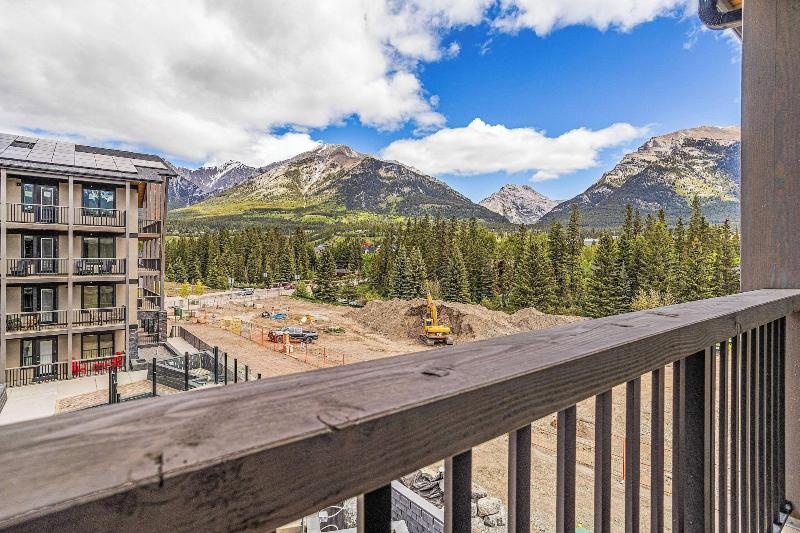 Tamarack Lodge By Spring Creek Vacations image