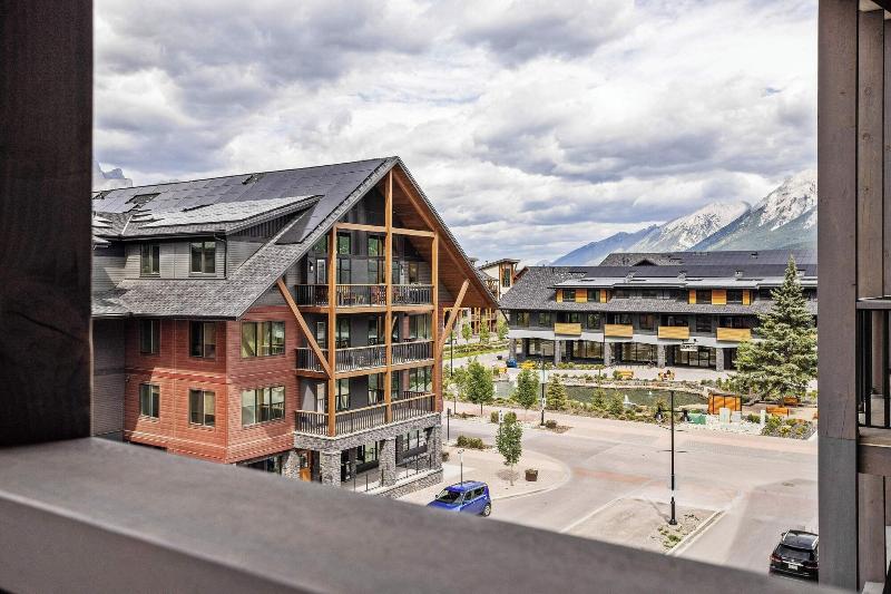 Tamarack Lodge By Spring Creek Vacations image