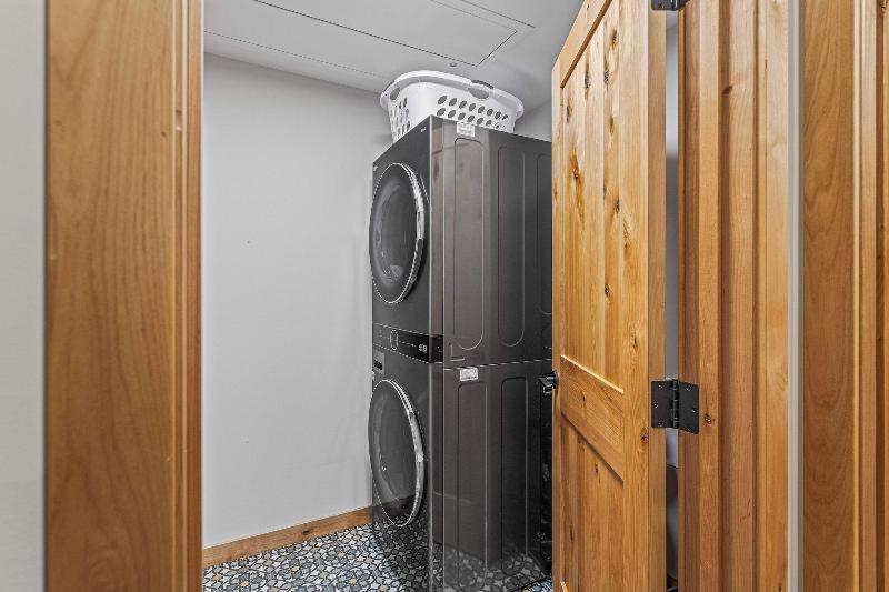 Tamarack Lodge By Spring Creek Vacations image