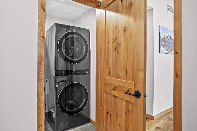 Tamarack Lodge By Spring Creek Vacations image