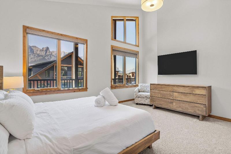 Tamarack Lodge By Spring Creek Vacations image
