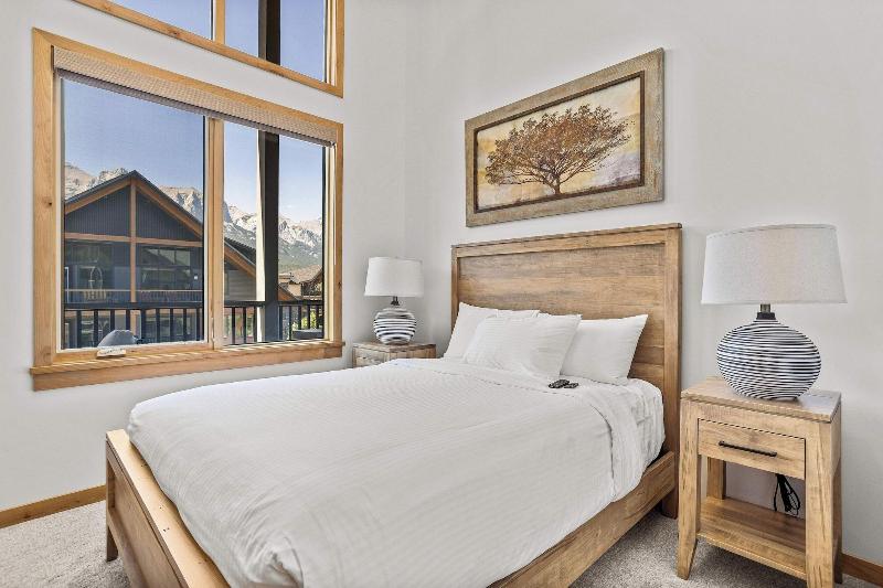 Tamarack Lodge By Spring Creek Vacations image