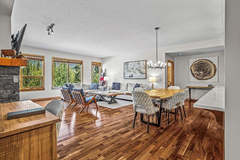 Tamarack Lodge By Spring Creek Vacations image