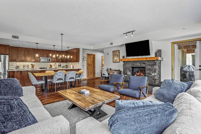 Tamarack Lodge By Spring Creek Vacations image