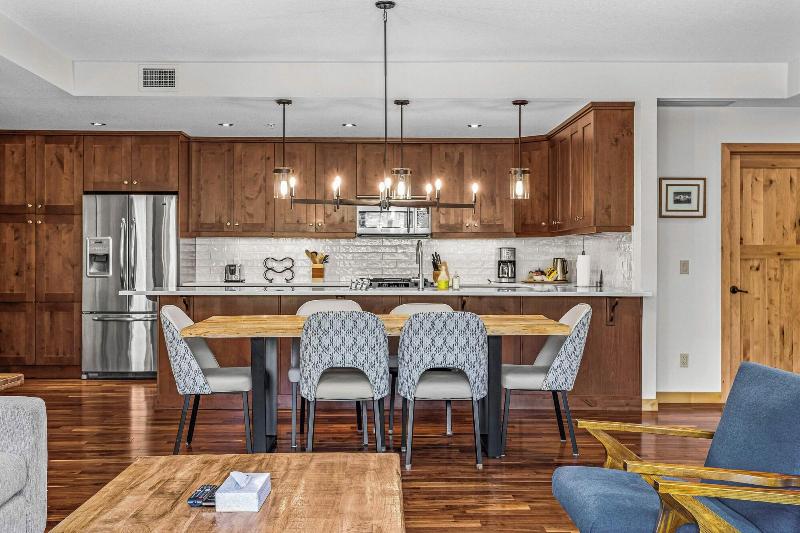 Tamarack Lodge By Spring Creek Vacations image