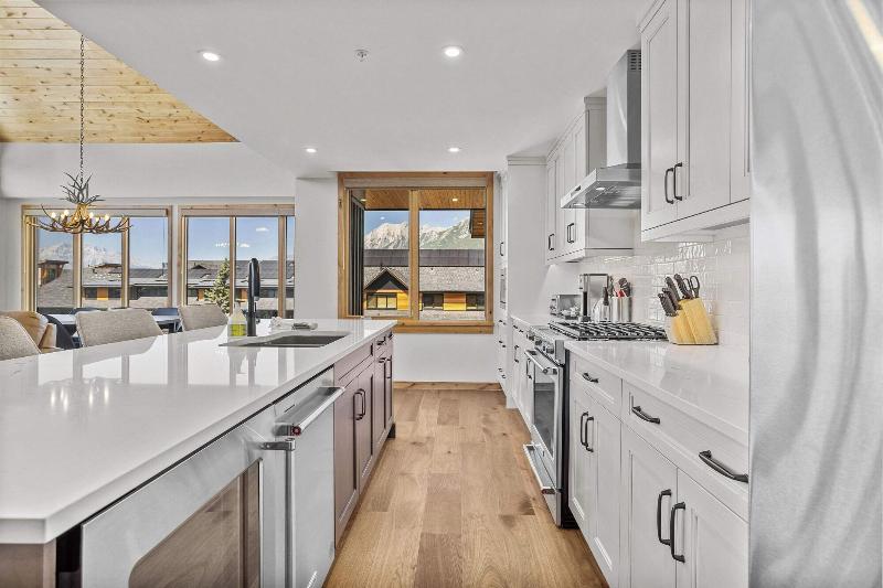 Tamarack Lodge By Spring Creek Vacations image