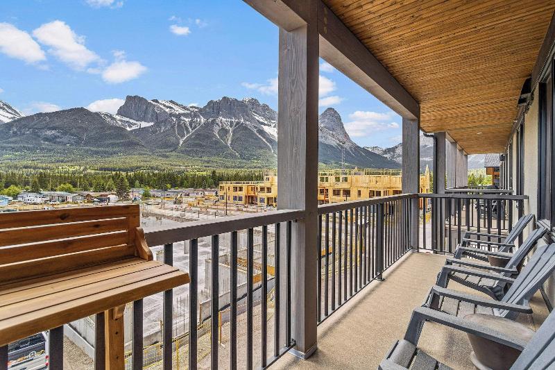 Tamarack Lodge By Spring Creek Vacations image