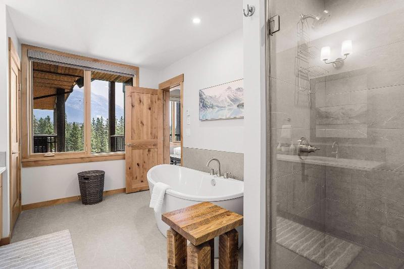 Tamarack Lodge By Spring Creek Vacations image