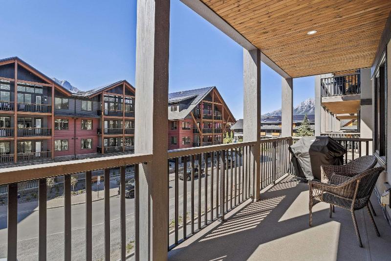 Tamarack Lodge By Spring Creek Vacations image