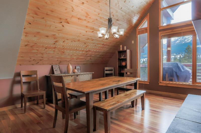 Tamarack Lodge By Spring Creek Vacations image