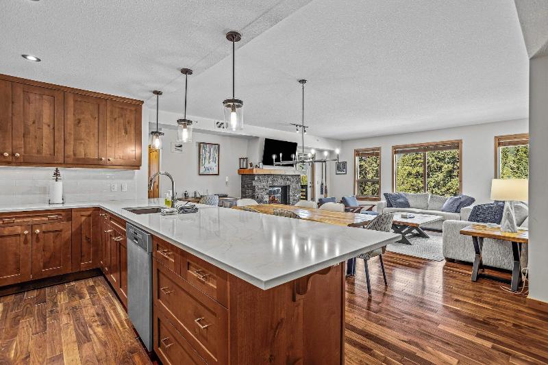 Tamarack Lodge By Spring Creek Vacations image
