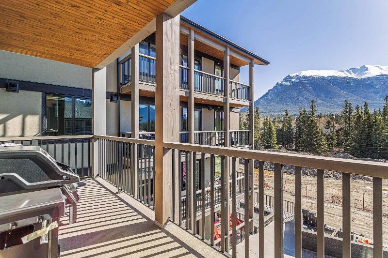Tamarack Lodge By Spring Creek Vacations image