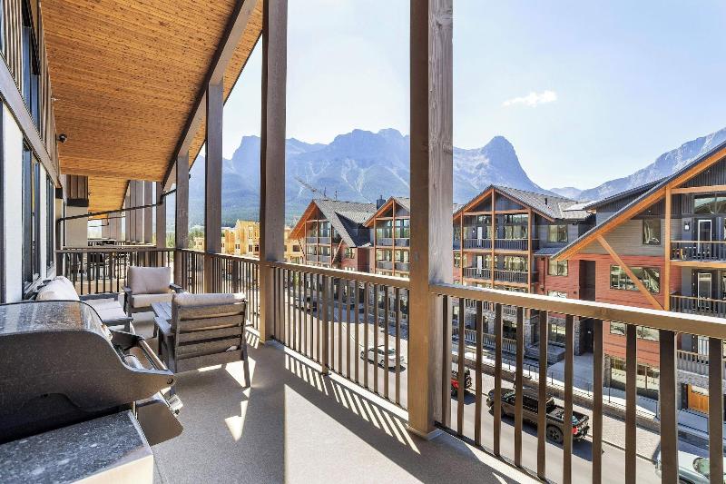 Tamarack Lodge By Spring Creek Vacations image