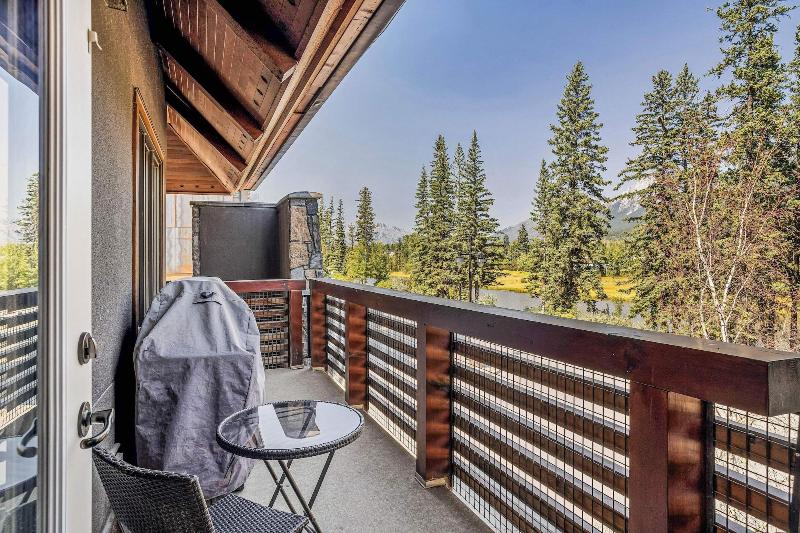 Tamarack Lodge By Spring Creek Vacations image