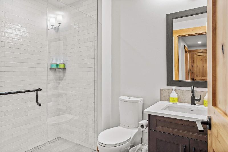 Tamarack Lodge By Spring Creek Vacations image