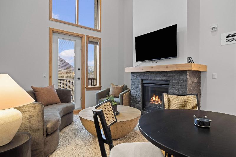 Tamarack Lodge By Spring Creek Vacations image