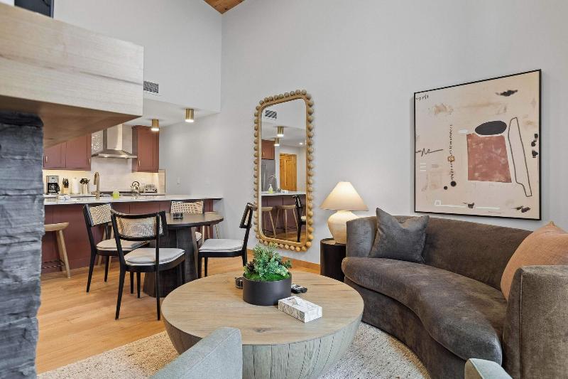 Tamarack Lodge By Spring Creek Vacations image