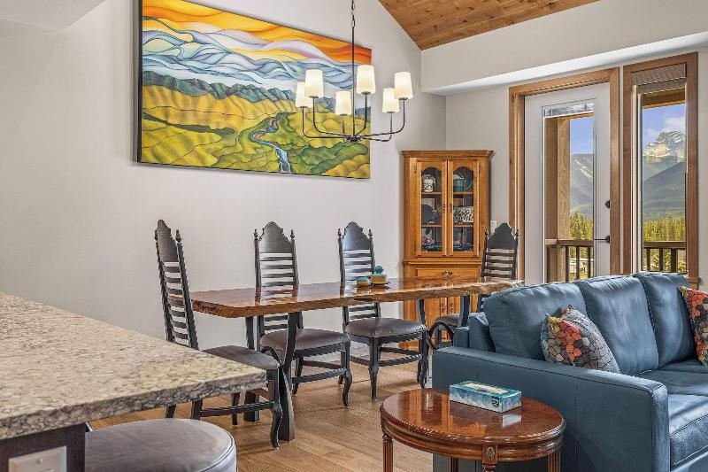Tamarack Lodge By Spring Creek Vacations image
