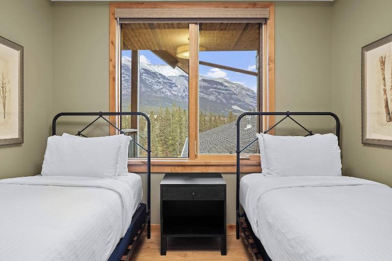 Tamarack Lodge By Spring Creek Vacations image