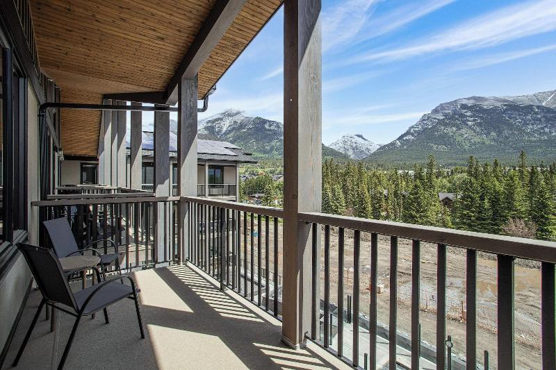 Tamarack Lodge By Spring Creek Vacations image