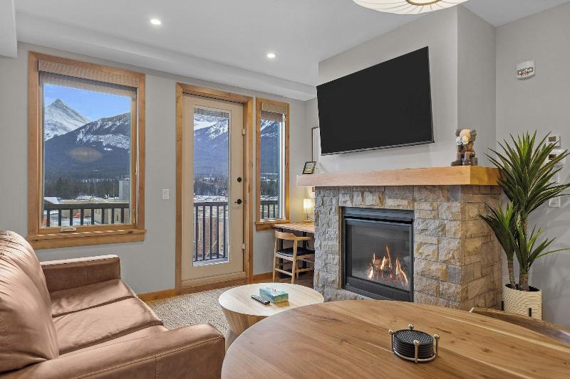 Tamarack Lodge By Spring Creek Vacations image
