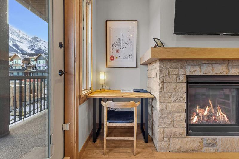 Tamarack Lodge By Spring Creek Vacations image