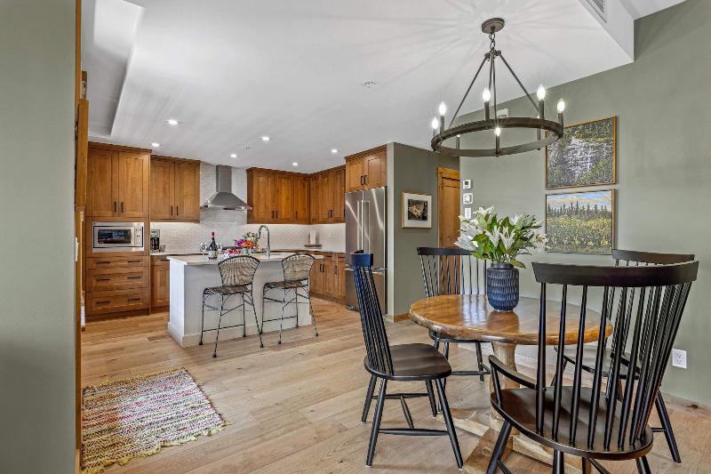 Tamarack Lodge By Spring Creek Vacations image