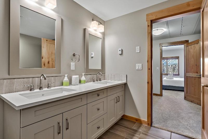 Tamarack Lodge By Spring Creek Vacations image