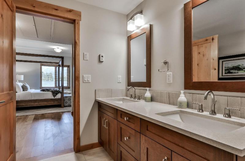 Tamarack Lodge By Spring Creek Vacations image