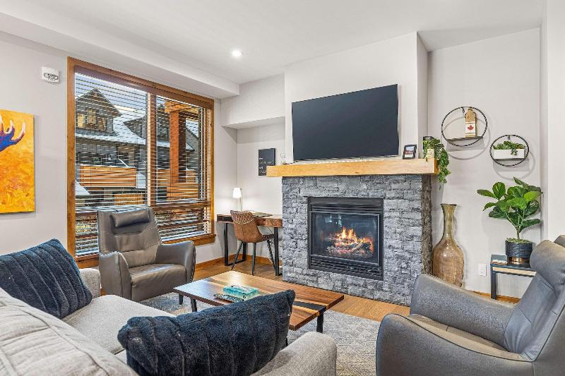 Tamarack Lodge By Spring Creek Vacations image