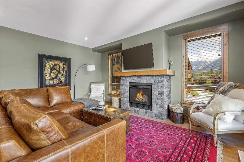 Tamarack Lodge By Spring Creek Vacations image