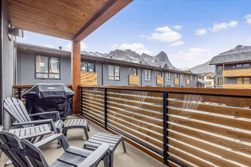 Tamarack Lodge By Spring Creek Vacations image
