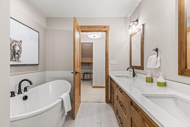 Tamarack Lodge By Spring Creek Vacations image