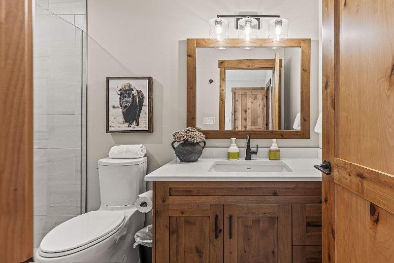 Tamarack Lodge By Spring Creek Vacations image