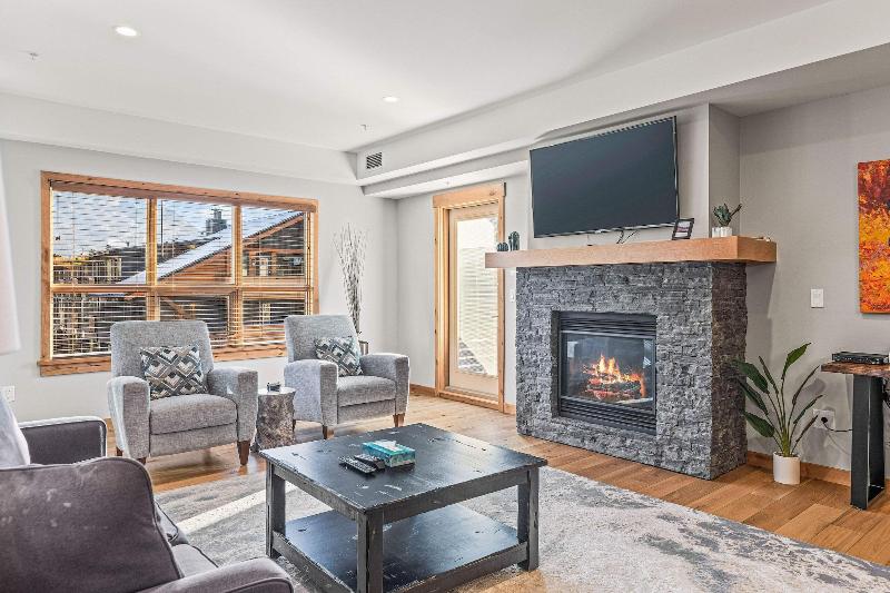 Tamarack Lodge By Spring Creek Vacations image