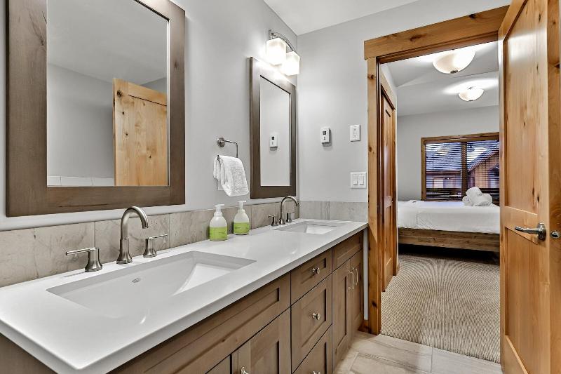 Tamarack Lodge By Spring Creek Vacations image