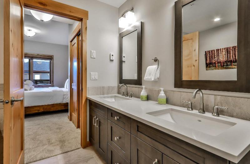 Tamarack Lodge By Spring Creek Vacations image