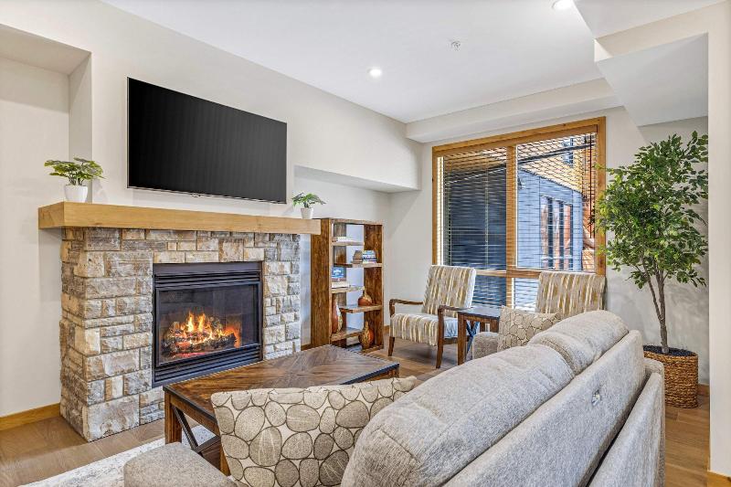 Tamarack Lodge By Spring Creek Vacations image