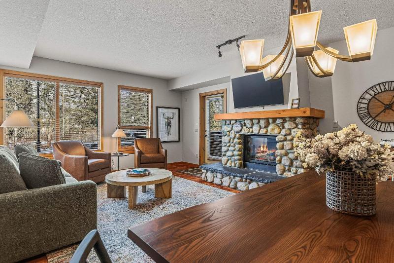 Tamarack Lodge By Spring Creek Vacations image