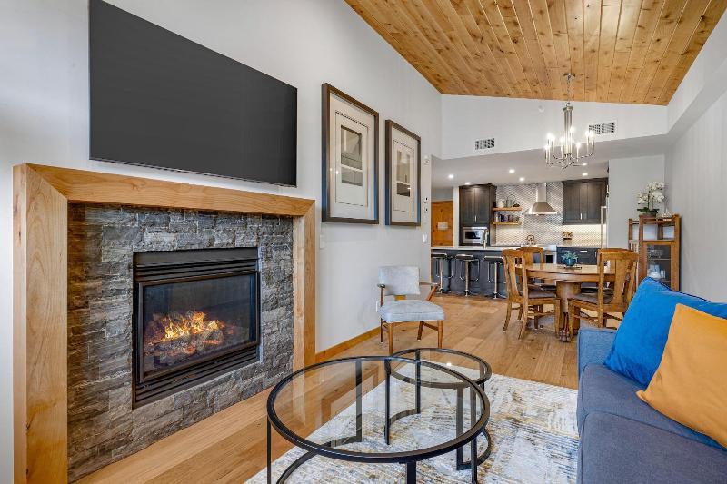 Tamarack Lodge By Spring Creek Vacations image