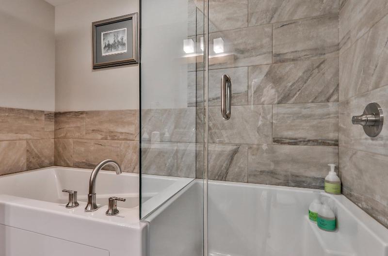 Tamarack Lodge By Spring Creek Vacations image