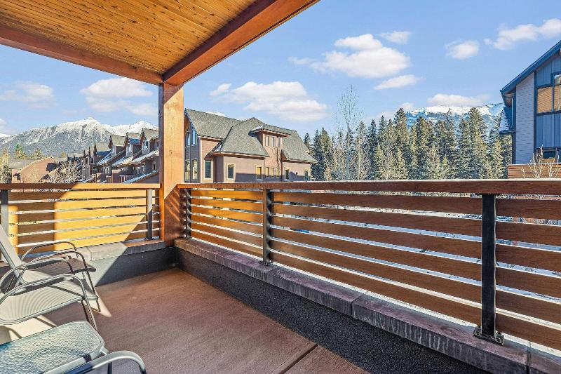 Tamarack Lodge By Spring Creek Vacations image