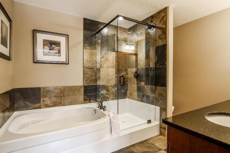 Tamarack Lodge By Spring Creek Vacations image