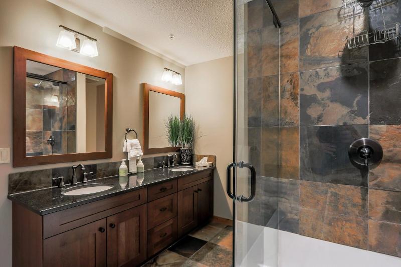 Tamarack Lodge By Spring Creek Vacations image