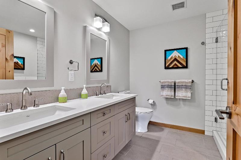 Tamarack Lodge By Spring Creek Vacations image