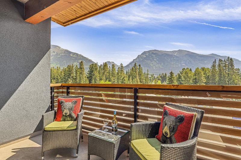 Tamarack Lodge By Spring Creek Vacations image
