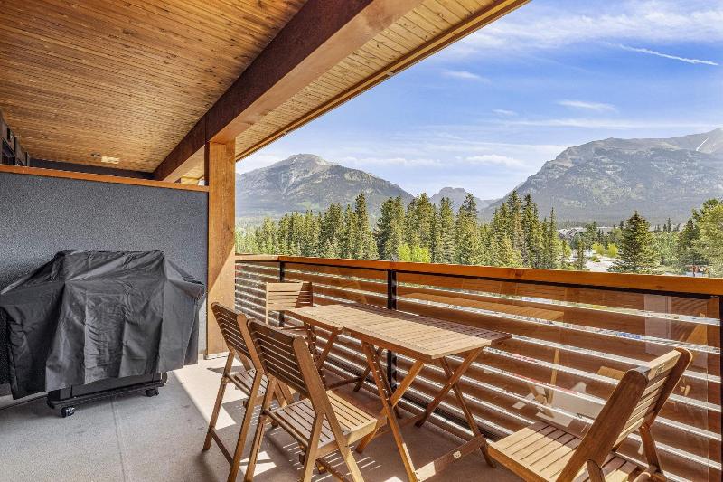 Tamarack Lodge By Spring Creek Vacations image