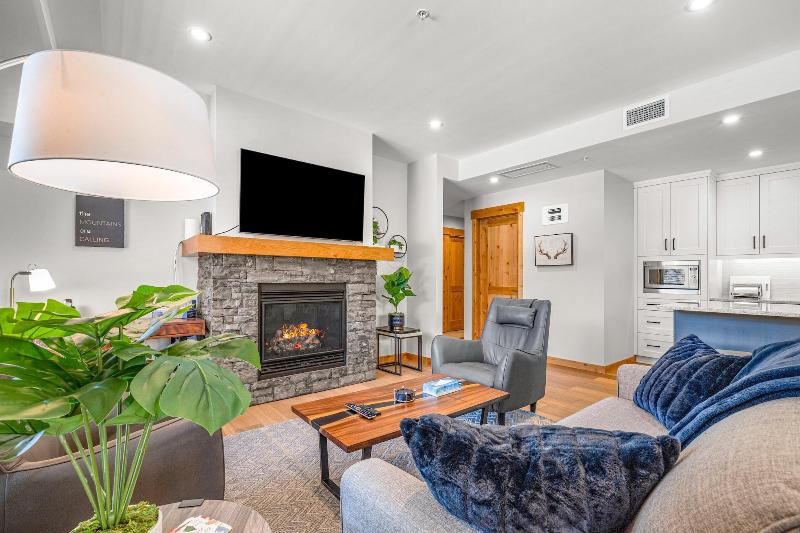 Tamarack Lodge By Spring Creek Vacations image