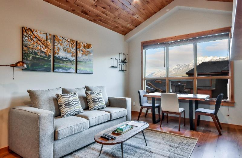 Tamarack Lodge By Spring Creek Vacations image